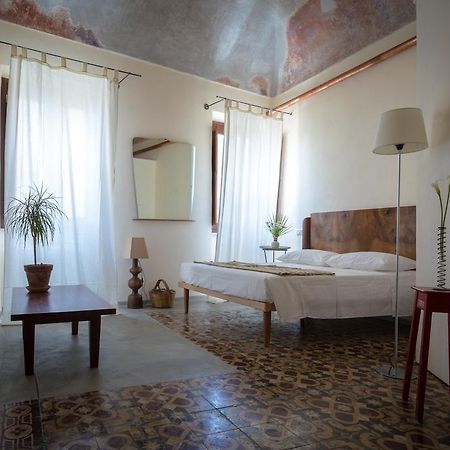 Piazza San Pantaleo Bed & Breakfast Сорсо Екстериор снимка