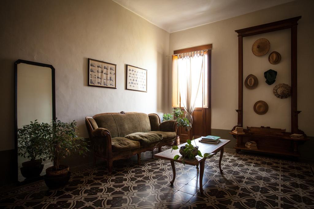 Piazza San Pantaleo Bed & Breakfast Сорсо Екстериор снимка