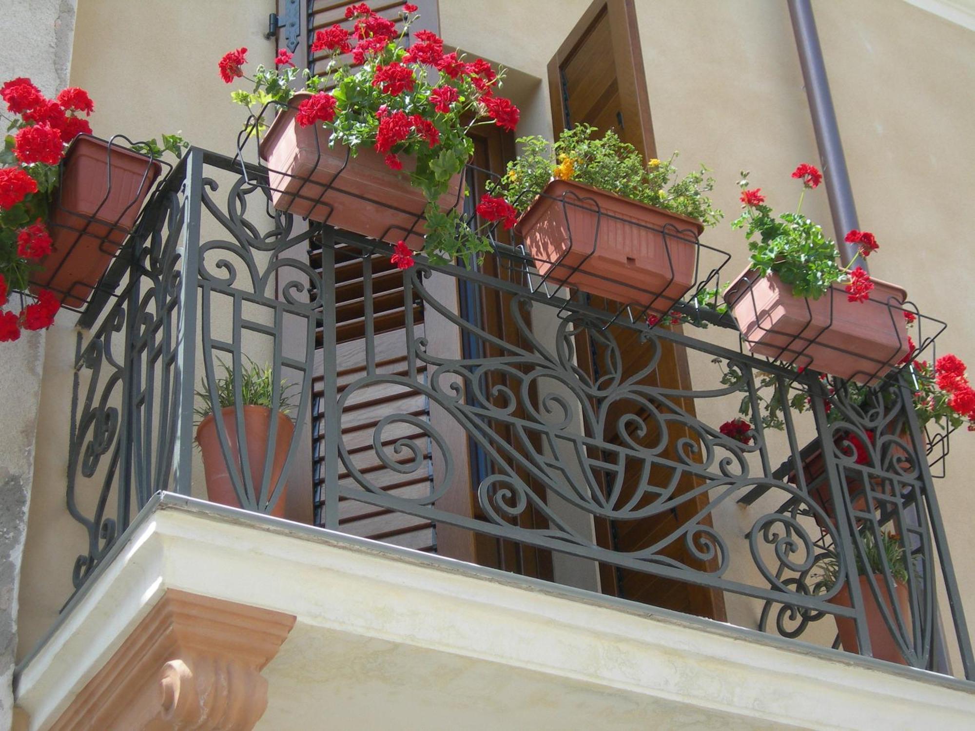 Piazza San Pantaleo Bed & Breakfast Сорсо Екстериор снимка