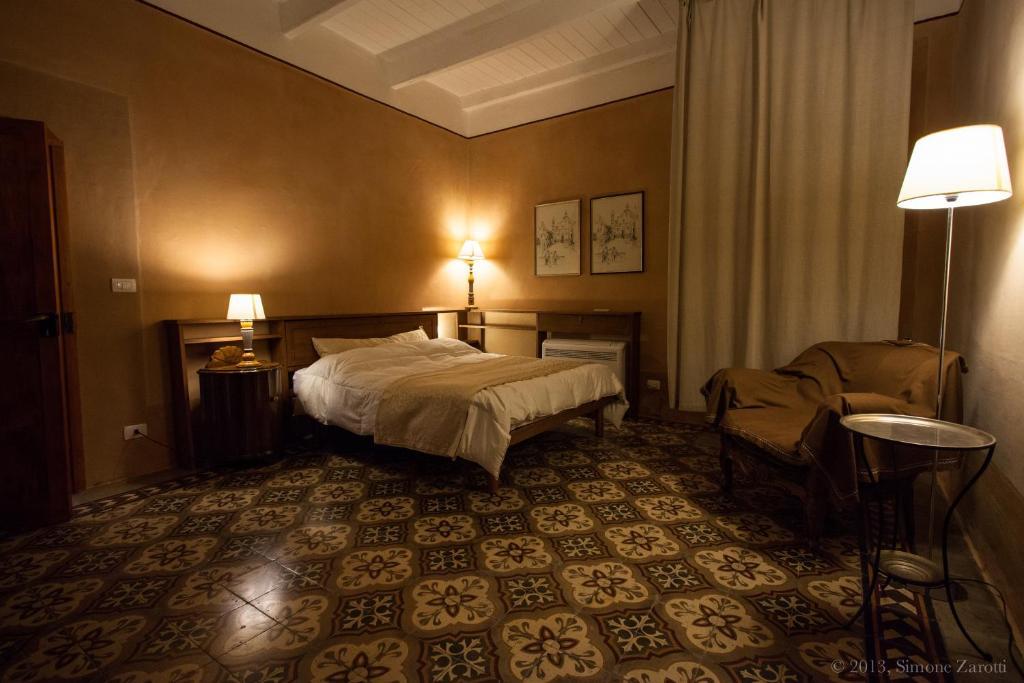 Piazza San Pantaleo Bed & Breakfast Сорсо Стая снимка