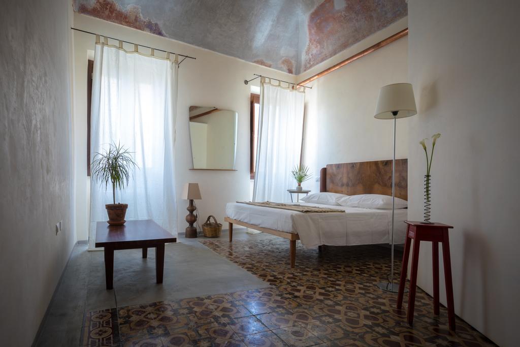 Piazza San Pantaleo Bed & Breakfast Сорсо Екстериор снимка