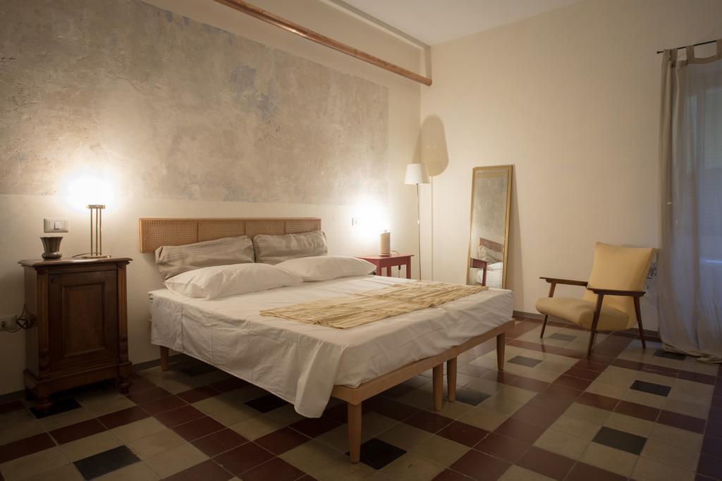 Piazza San Pantaleo Bed & Breakfast Сорсо Екстериор снимка